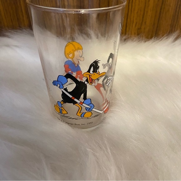 Vintage Looney Tunes 1990’s hockey glass - Picture 3 of 8